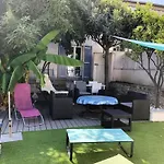 Appartamento Moderne à Avec Jardin Et Terrasse