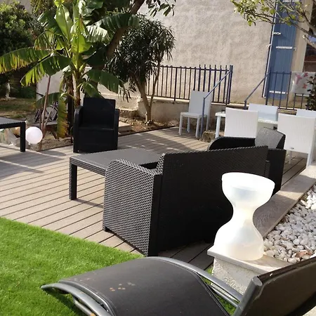 Διαμέρισμα Moderne A Avec Jardin Et Terrasse *